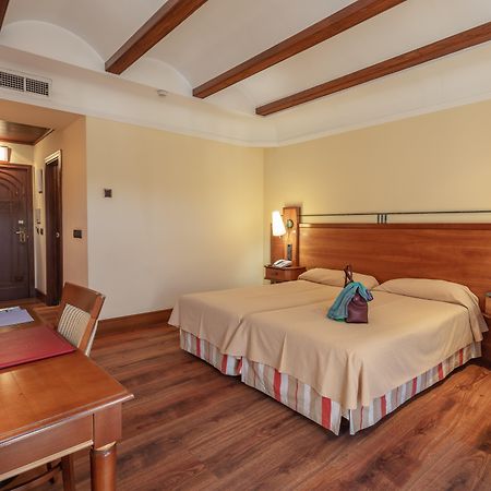 Hotel Abades Гуадіс Екстер'єр фото