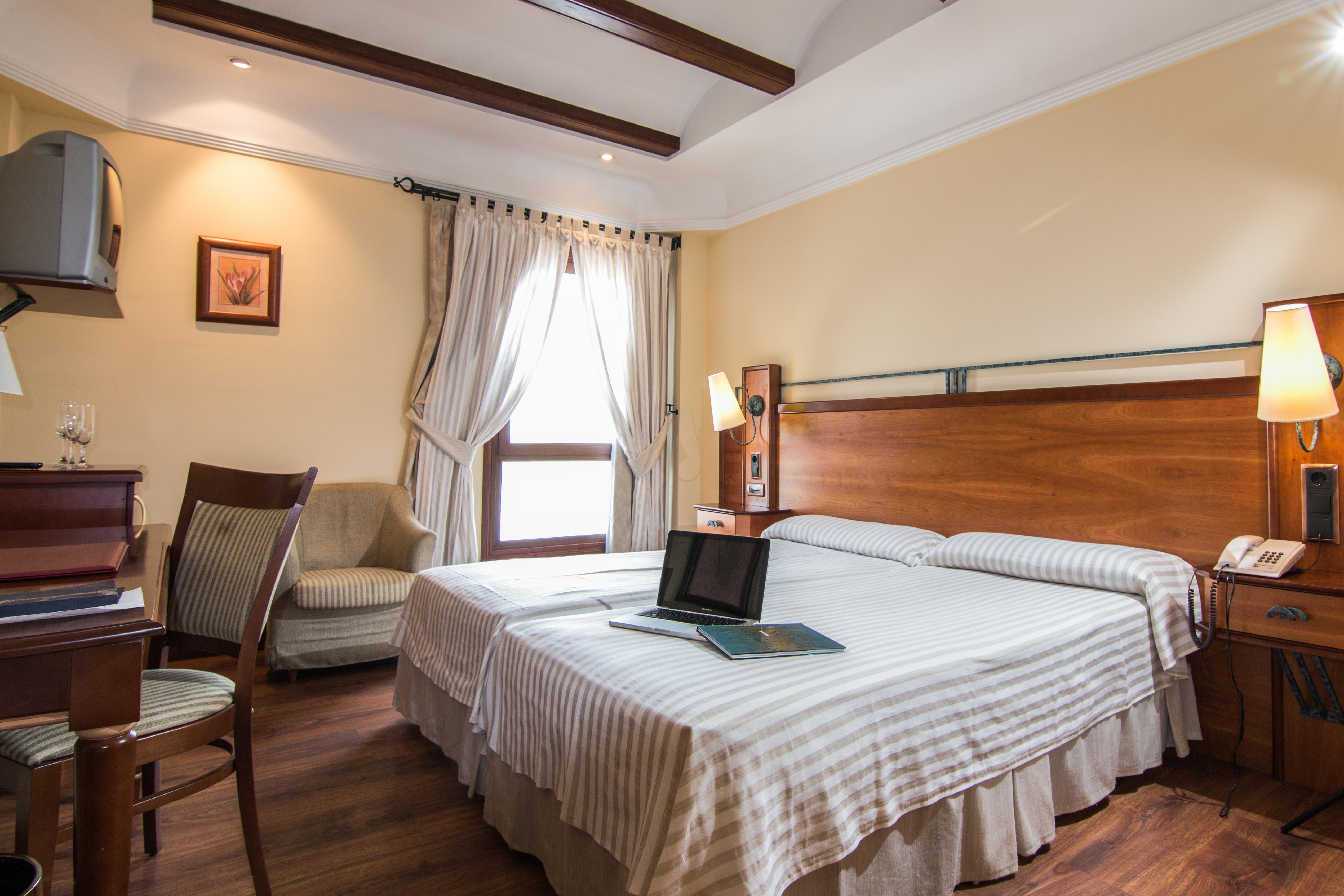 Hotel Abades Гуадіс Екстер'єр фото